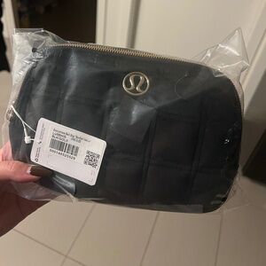 Lululemon Everywhere Quilted Velour Belt Bag